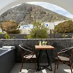 Mountain And Sea Aparthotel 4*