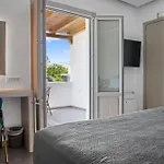 Mountain And Sea Aparthotel 4*