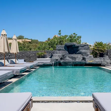 Mountain And Sea Aparthotel