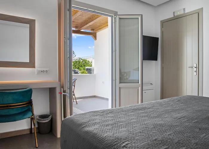 Mountain And Sea Aparthotel 4*